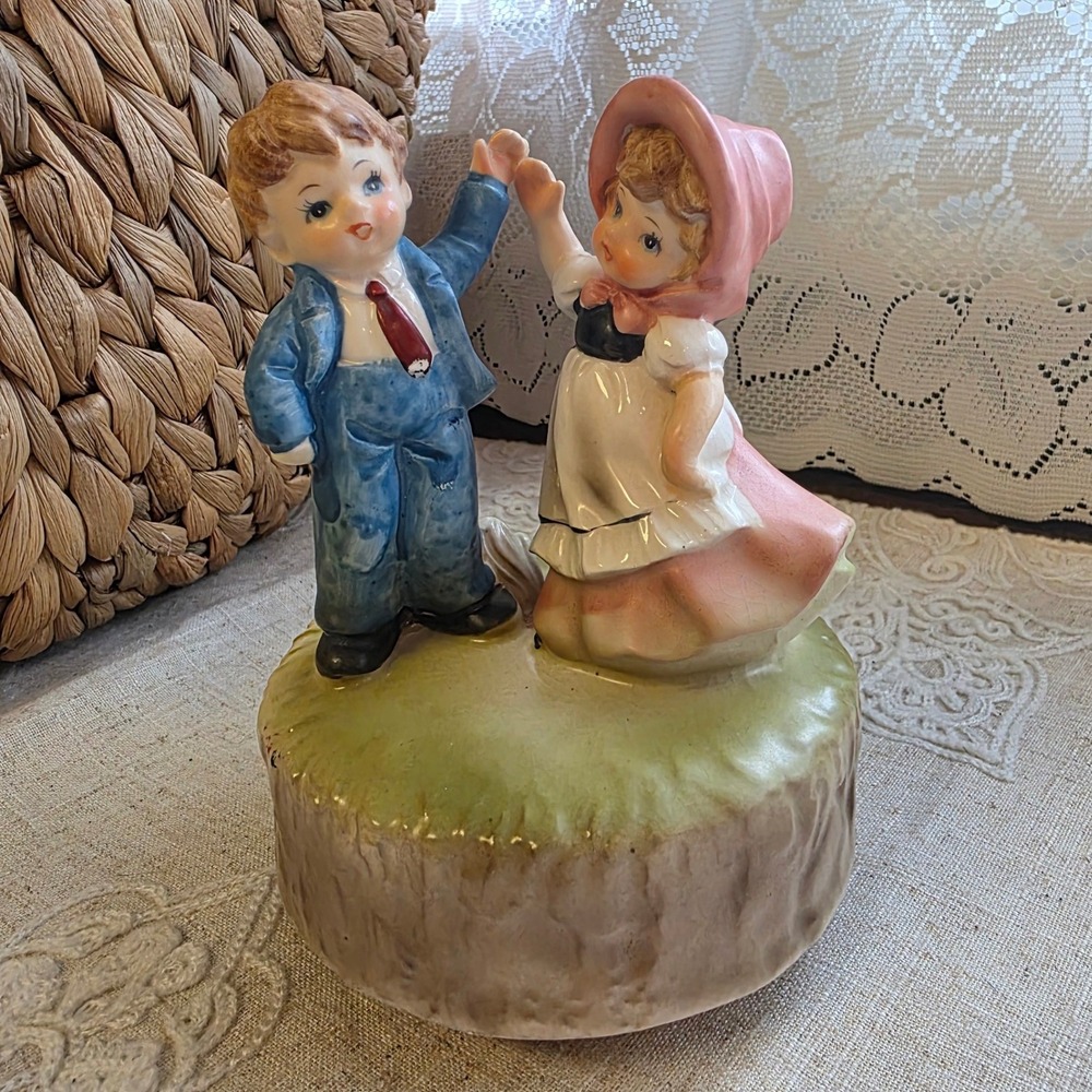 Windup Music Box Figurine 6" Blue Pink Vintage Japan‎ Boy Girl Dancing Ceramic